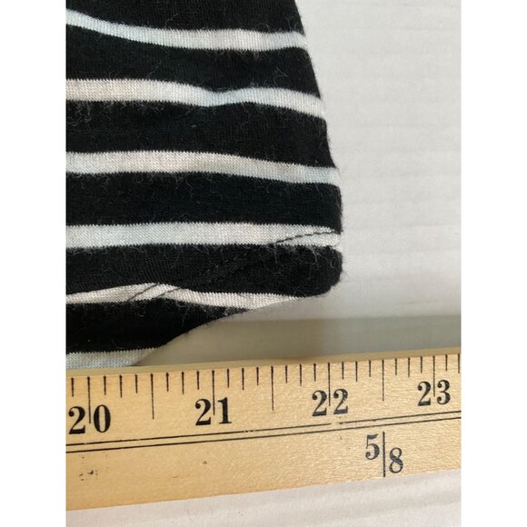 Annabelle Maternity Mixed Media Black, White, and Red Top Size XL Beachy Patriot - Picture 9 of 9